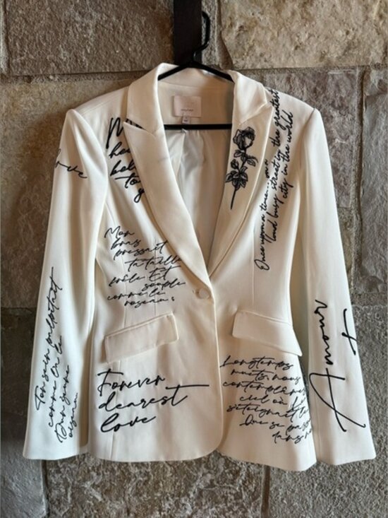 cinq a sept Jackets & Blazers - cinq à sept White Script-Print Single-Button Blazer with Black Graphics